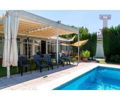 Chalet en Urb. Vista Aljarafe con 3.374 m² de parcela