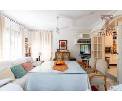 Chalet en Urb. Vista Aljarafe con 3.374 m² de parcela