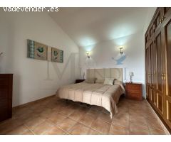 SE VENDE CHALET EN VILLAVERDE