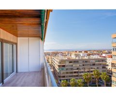 INCREIBLE APARTAMENTO REFORMADO EN PRIMERA LINEA CON VISTAS AL MAR EN EL EDIFICIO NAVAMARES