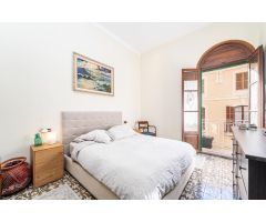 Amplia y Luminosa Vivienda en Edificio Histórico del Centro de Palma