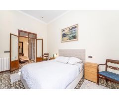 Amplia y Luminosa Vivienda en Edificio Histórico del Centro de Palma