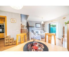 PAREADO CON JARDÍN, PISCINA COMUNITARIA Y PARKING EN SA TORRE