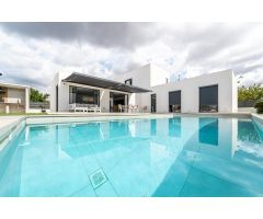 CHALET UNIFAMILIAR ALQUILER TEMPORAL SOLO AGOSTO EN PUIG DE ROS