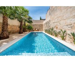 Casa estilo mediterráneo reformada íntegramente y completamente amueblada