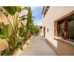 Casa estilo mediterráneo reformada íntegramente y completamente amueblada