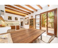 Casa estilo mediterráneo reformada íntegramente y completamente amueblada