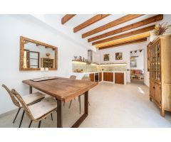 Casa estilo mediterráneo reformada íntegramente y completamente amueblada