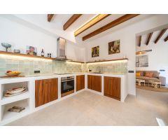 Casa estilo mediterráneo reformada íntegramente y completamente amueblada