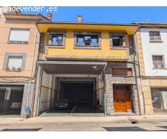 CASA DE DOS PLANTAS CON TERRAZA, FINCA Y MUY AMPLIO GARAJE EN COLLANZO, CONCEJO DE ALLER (ASTURIAS)