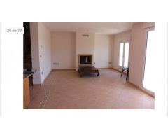 Se venden 62  parcelas urbanas, con 18 villas independiente hechas,9 villas a medias y 32 parcelas.