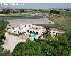 Villa en Venta en Huertas de Villena, Alicante
