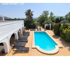 Villa en Venta en Huertas de Villena, Alicante