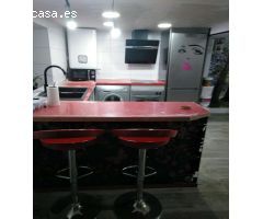 Se alquila casa de pueblo recién reformada en Los Santos de la Humosa, calle San Roque n 1. Disponi