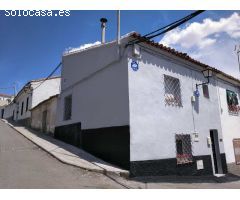 Se alquila casa de pueblo recién reformada en Los Santos de la Humosa, calle San Roque n 1. Disponi