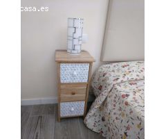 Se alquila casa de pueblo recién reformada en Los Santos de la Humosa, calle San Roque n 1. Disponi
