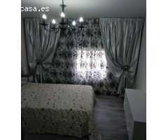 Se alquila casa de pueblo recién reformada en Los Santos de la Humosa, calle San Roque n 1. Disponi