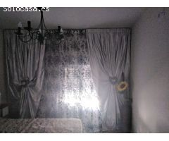 Se alquila casa de pueblo recién reformada en Los Santos de la Humosa, calle San Roque n 1. Disponi