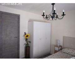 Se alquila casa de pueblo recién reformada en Los Santos de la Humosa, calle San Roque n 1. Disponi
