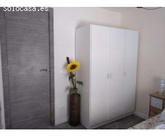 Se alquila casa de pueblo recién reformada en Los Santos de la Humosa, calle San Roque n 1. Disponi
