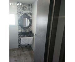 Se alquila casa de pueblo recién reformada en Los Santos de la Humosa, calle San Roque n 1. Disponi