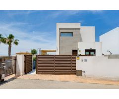 En Venta Villa Independiente seminueva, Ciudad Quesada Rojales - Alicante
