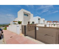 En Venta Villa Independiente seminueva, Ciudad Quesada Rojales - Alicante