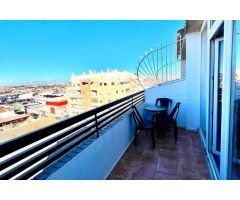 Acogedor ático céntrico (45 m² - 5ª planta) con balcón, piscina y ¡a sólo 1.400 m de Playa del Cura!