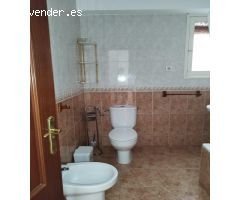 Piso zona Zapillo para estudiantes 4 dorm.