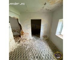 CASA EN EL CENTRO DE ARCAS PARA REFORMAR