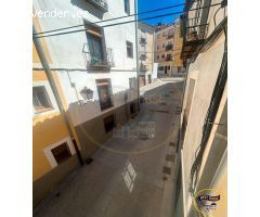 CASA EN VENTA PARA REFORMAR EN EL CASCO ANTIGUO