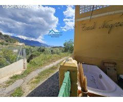 Coqueta casa de campo con terreno en La Nucia