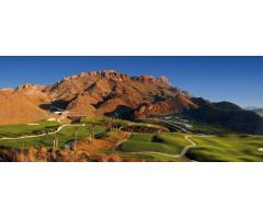Swing Golf: Tu Apartamento de 1 Dormitorio Exclusivo entre el Mar y la Montaña