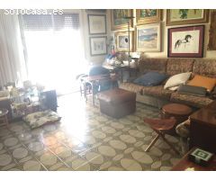 Edificio con parcela colindante para edificar en venta en Vilanova i la Geltrú