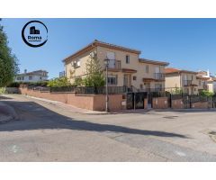 Precioso chalet con piscina en los Rebites- Huétor Vega