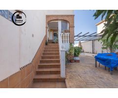 ¡¡ESPECTACULAR CASA PAREADA CON PISCINA!!