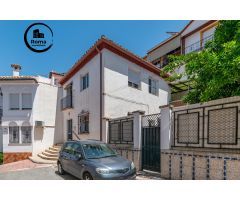 BONITA CASA EN EL BARRIO DE SAN ILDEFONSO JUNTO CERVEZAS ALHAMBRA