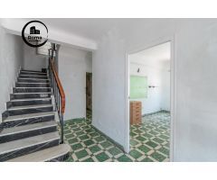 BONITA CASA EN EL BARRIO DE SAN ILDEFONSO JUNTO CERVEZAS ALHAMBRA