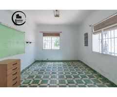 BONITA CASA EN EL BARRIO DE SAN ILDEFONSO JUNTO CERVEZAS ALHAMBRA