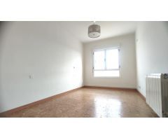 VENTA DE PISO EN TRASONA CON TRES DORMITORIOS