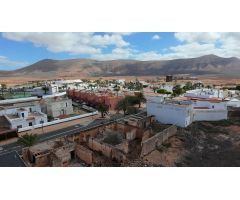 Joya Histórica para Transformar en el Corazón de La Oliva