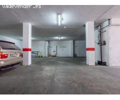 Se vende almacén de 338 m2 con 12 plazas de parking sin división.