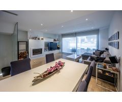 ¡¡CREU ALTA - ESPECTACULAR CASA CON PATIO CON PISCINA y ASCENSOR!!