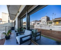 ¡¡CREU ALTA - ESPECTACULAR CASA CON PATIO CON PISCINA y ASCENSOR!!
