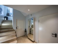 ¡¡CREU ALTA - ESPECTACULAR CASA CON PATIO CON PISCINA y ASCENSOR!!