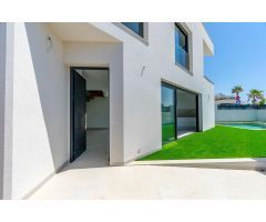 Villa en Venta en Benijófar, Alicante