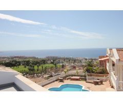 Majestuosa villa de lujo en La Caleta con vistas al mar