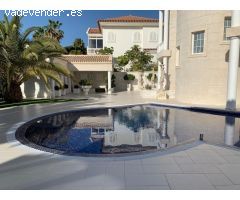 Majestuosa villa de lujo en La Caleta con vistas al mar