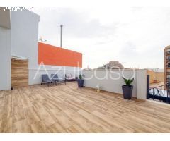 Espectacular ático en venta de 3 dormitorios y 2 baños con solárium de 82m2 en el Centro