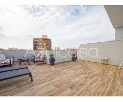 Espectacular ático en venta de 3 dormitorios y 2 baños con solárium de 82m2 en el Centro